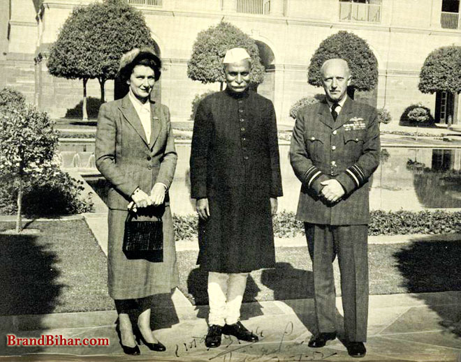 President-Shri-Rajendra-Prasad-with-air-Marshal-G-E-Gibbs-and-his-wife